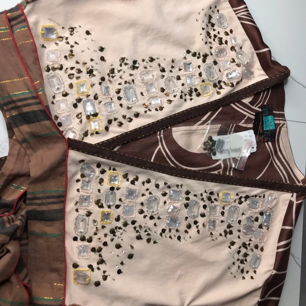 a common thread cropped wrap top - Picture 5 of 7